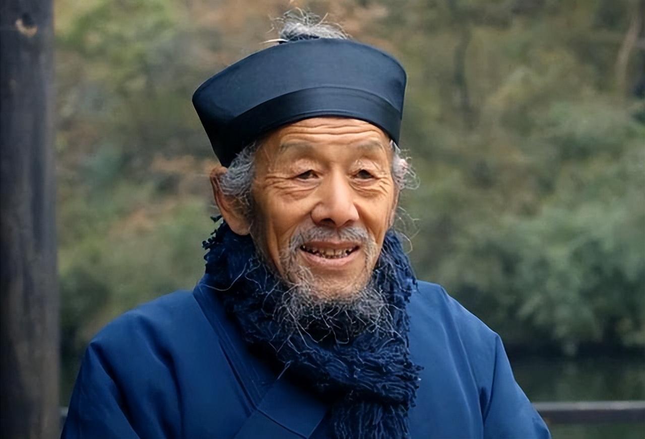 祝华英照片